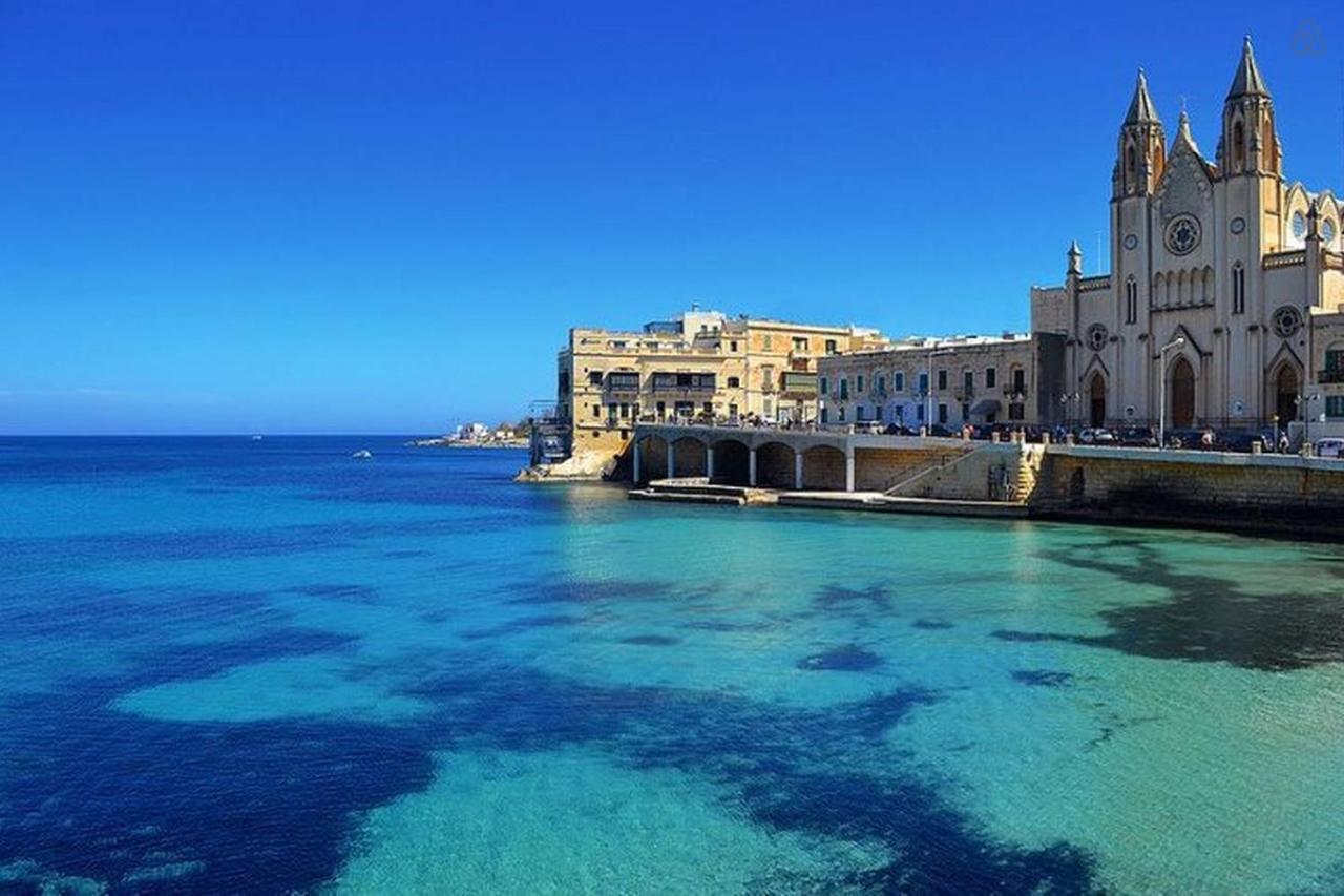 Deluxe Apartment Steps To St George'S Bay Saint Julian's Luaran gambar
