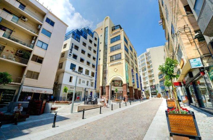 Deluxe Apartment Steps To St George'S Bay Saint Julian's Luaran gambar