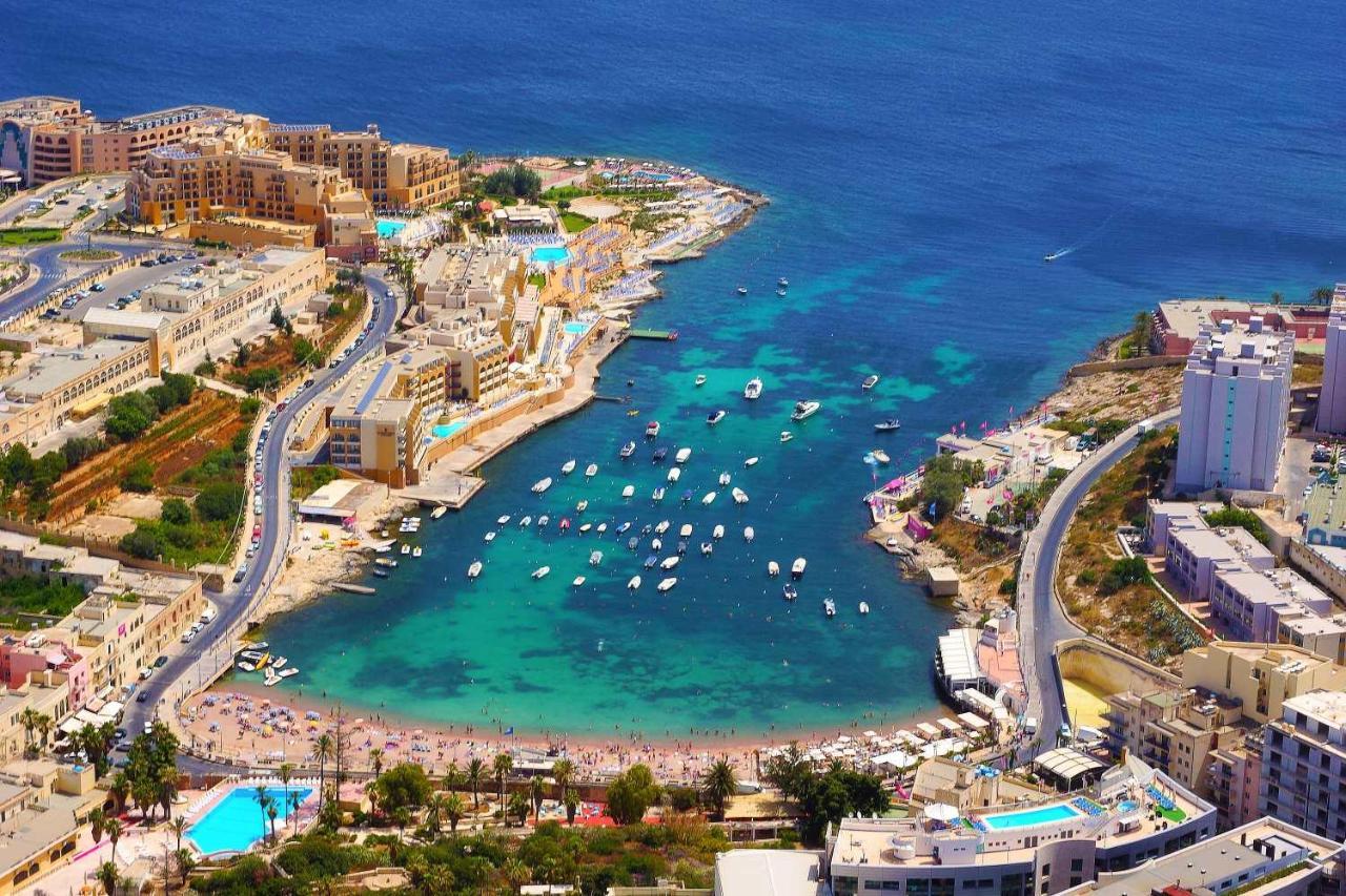 Deluxe Apartment Steps To St George'S Bay Saint Julian's Luaran gambar