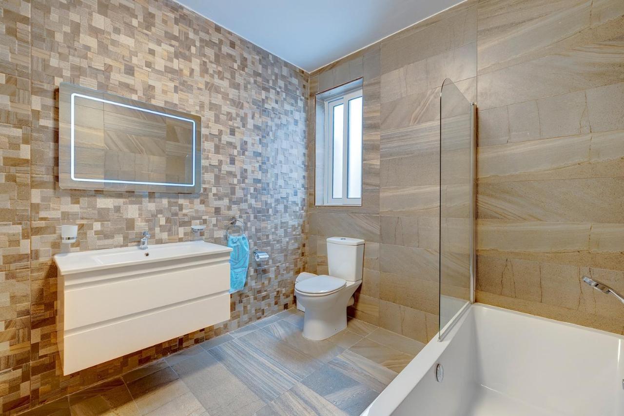 Deluxe Apartment Steps To St George'S Bay Saint Julian's Luaran gambar