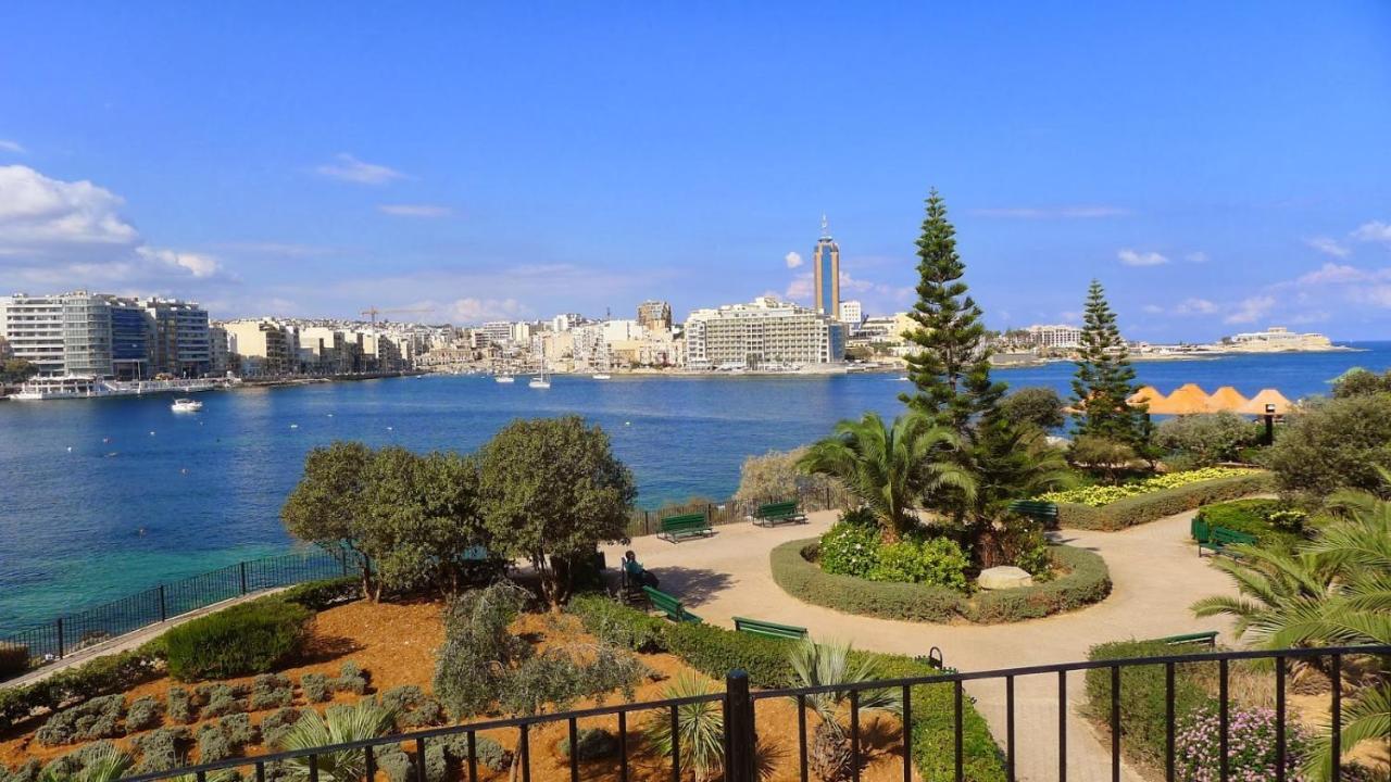Deluxe Apartment Steps To St George'S Bay Saint Julian's Luaran gambar